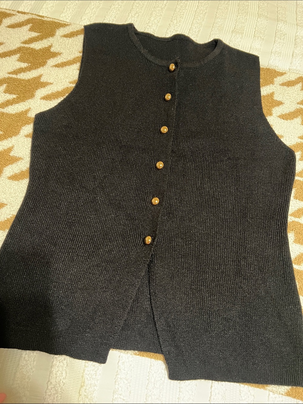 SHEIN Black Sleeveless Knit Vest with Gold Buttons